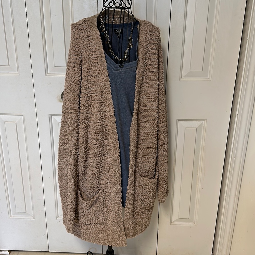 Zenana Premium 2X beige open sweater NWT